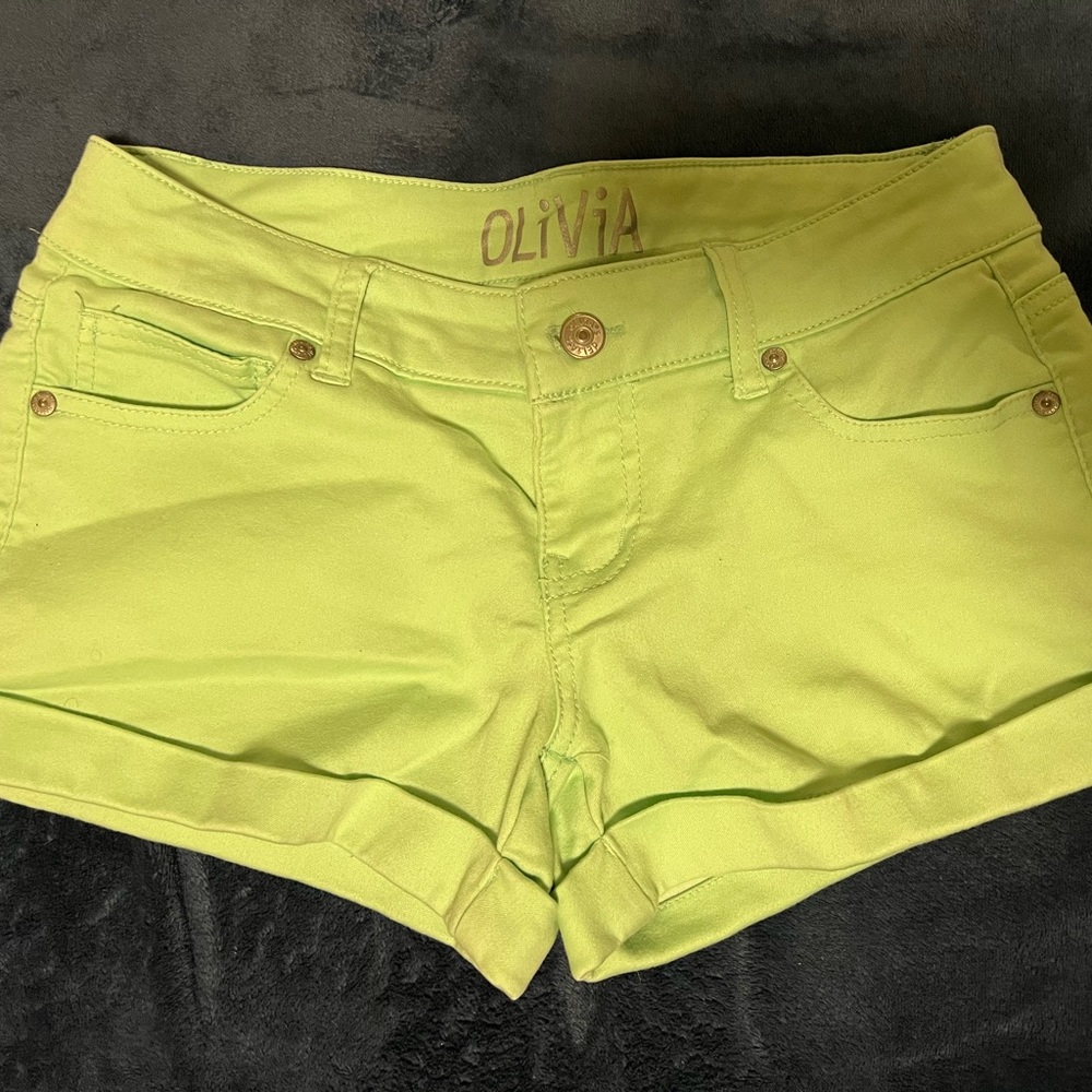 Olivia’s Shorts, size 5! (Poshmark wouldn’t let me put 5 in the description)